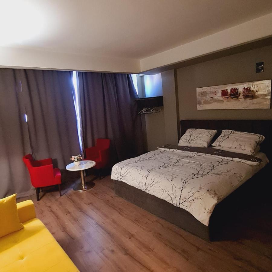 Hotel Driti New Bazaar ティラナ エクステリア 写真