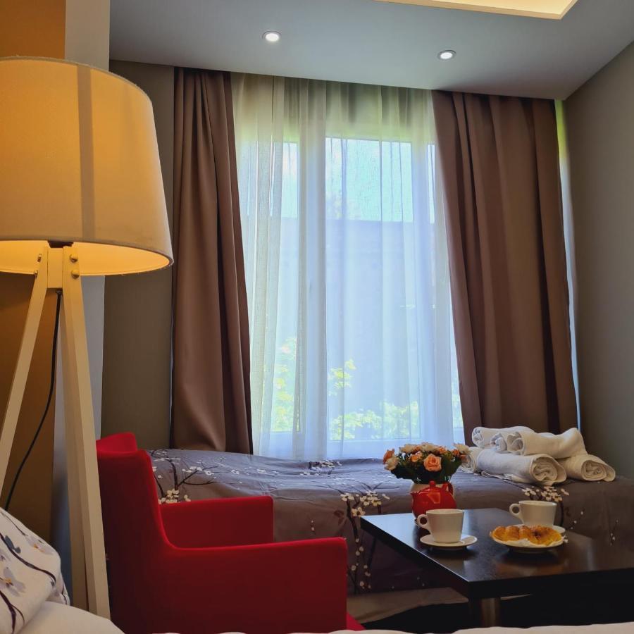 Hotel Driti New Bazaar ティラナ エクステリア 写真